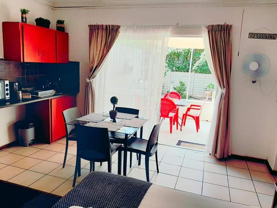 Aandrus Guesthouse Bloemfontein Buitenkant foto