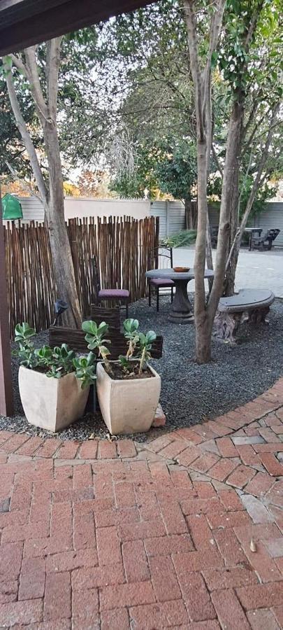 Aandrus Guesthouse Bloemfontein Buitenkant foto