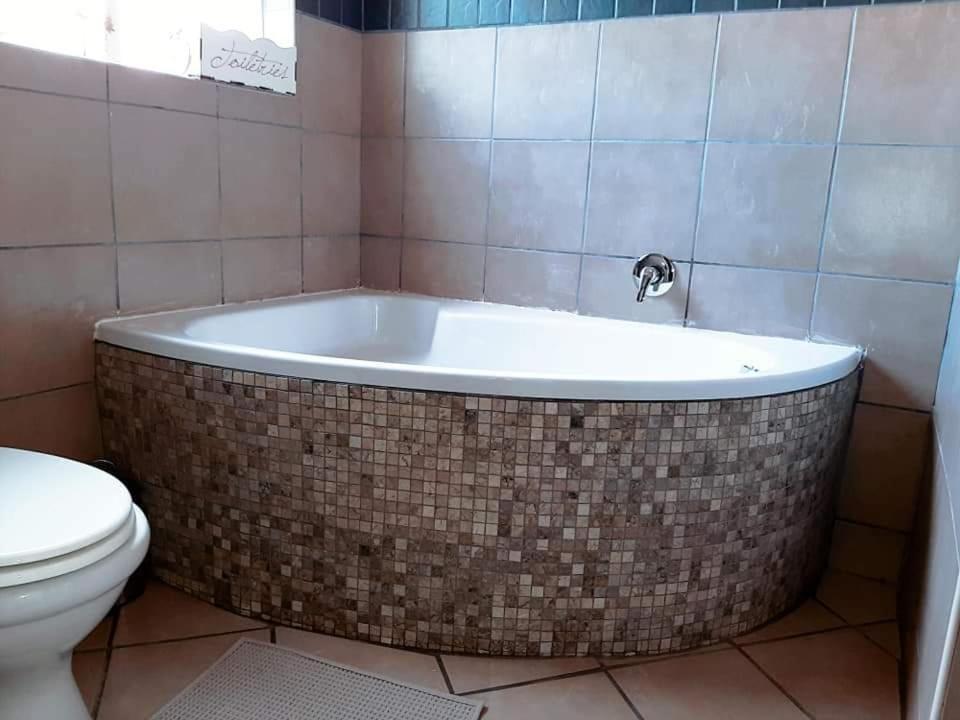 Aandrus Guesthouse Bloemfontein Buitenkant foto