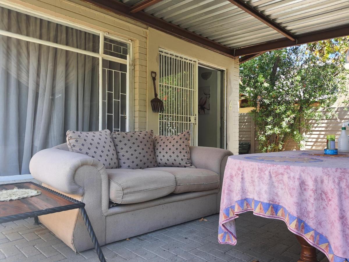 Aandrus Guesthouse Bloemfontein Buitenkant foto
