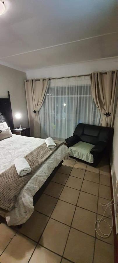 Aandrus Guesthouse Bloemfontein Buitenkant foto