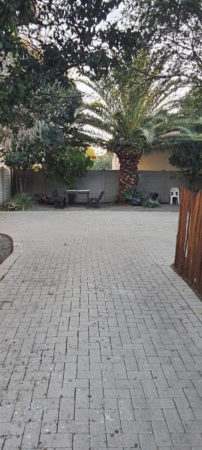 Aandrus Guesthouse Bloemfontein Buitenkant foto