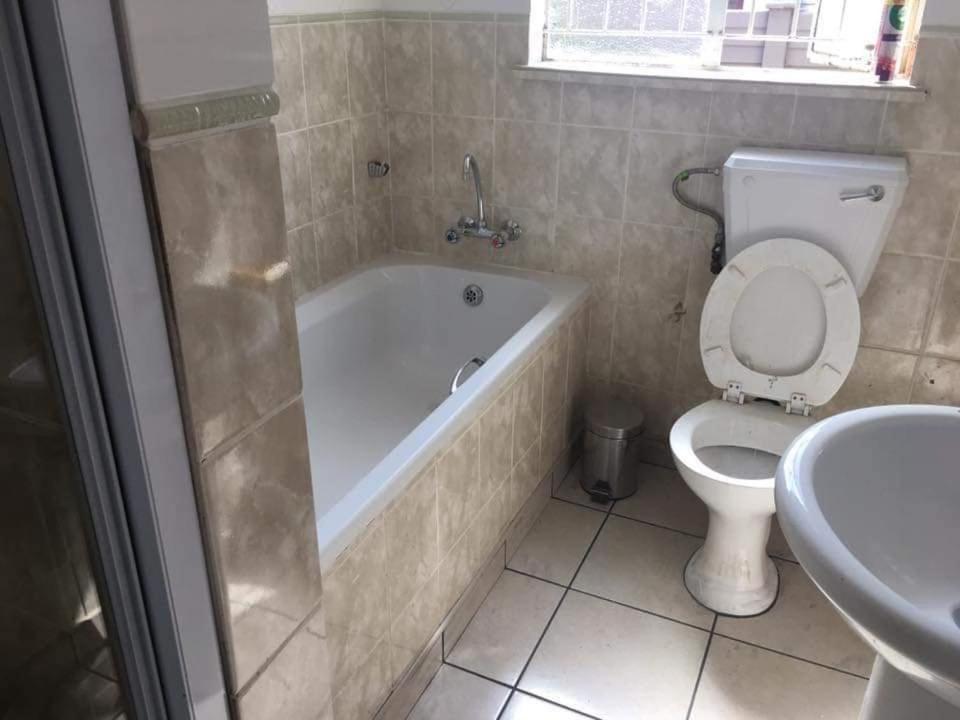 Aandrus Guesthouse Bloemfontein Buitenkant foto