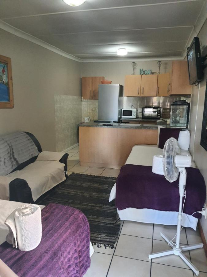 Aandrus Guesthouse Bloemfontein Buitenkant foto