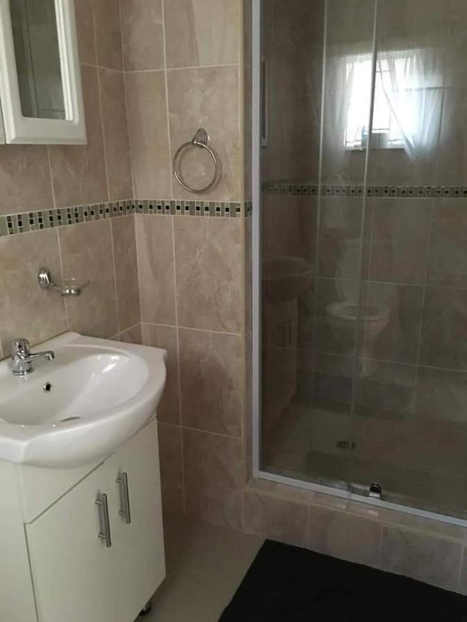 Aandrus Guesthouse Bloemfontein Buitenkant foto