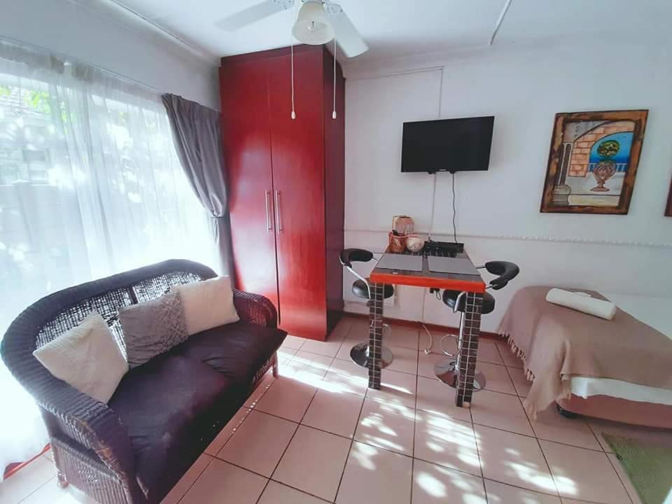 Aandrus Guesthouse Bloemfontein Buitenkant foto