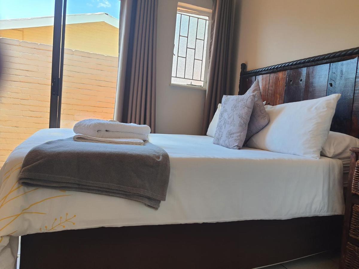 Aandrus Guesthouse Bloemfontein Buitenkant foto