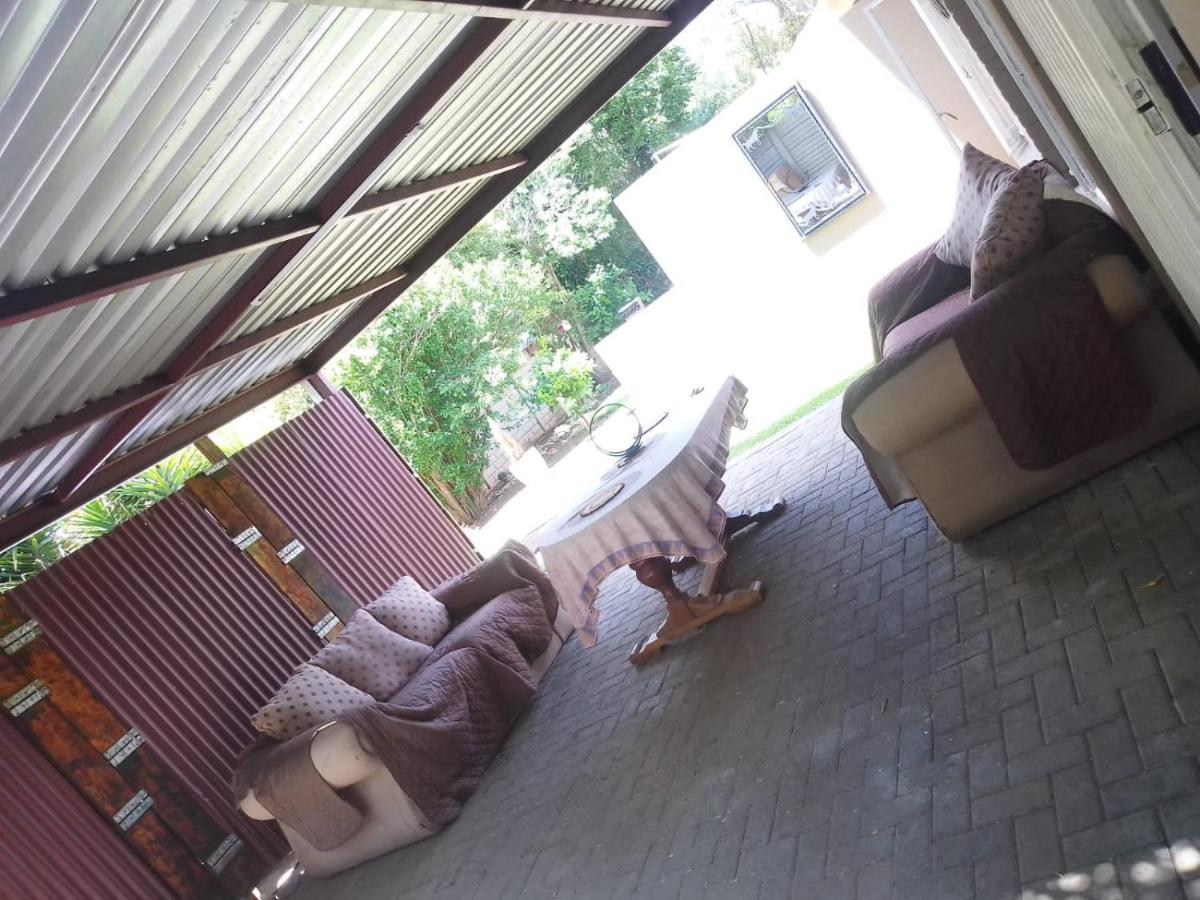 Aandrus Guesthouse Bloemfontein Buitenkant foto